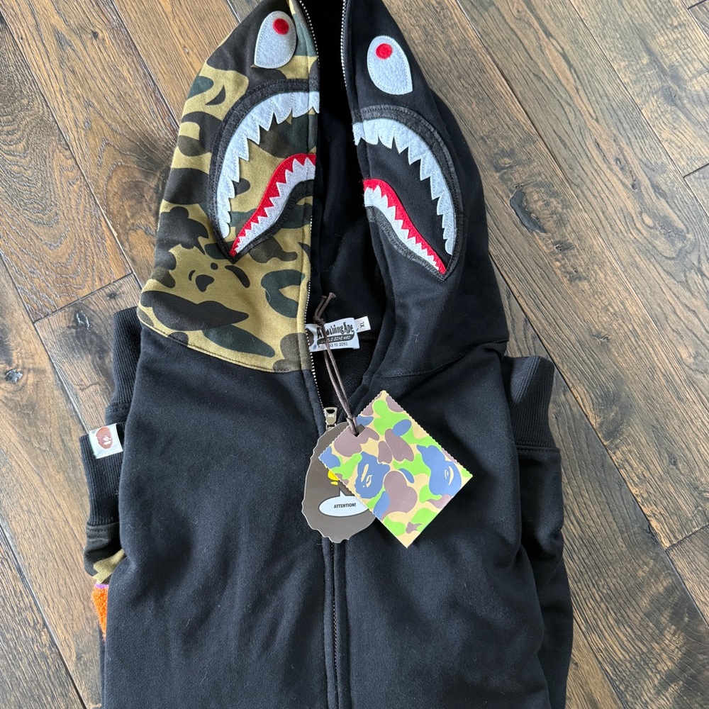 BAPE-style Shark Camo Sleeve Zip Hoodie - Black/Green - Picture 3 of 5